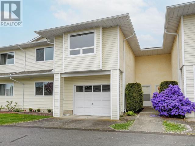 38 - 4125 Interurban Rd, House attached with 3 bedrooms, 3 bathrooms and 2 parking in Saanich BC | Card Image