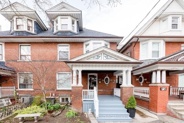 70 Beatrice St, House semidetached with 5 bedrooms, 4 bathrooms and 2 parking in Toronto ON | Image 1