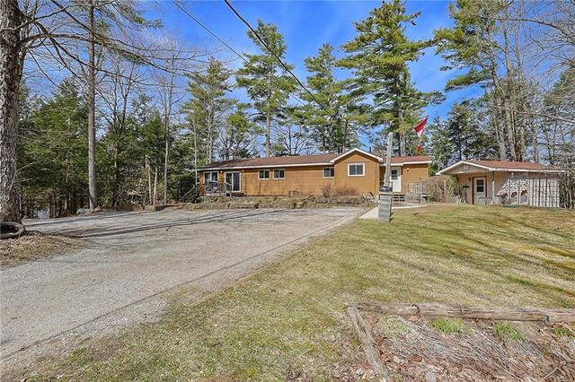 226 Little Silver Lake Road, House detached with 3 bedrooms, 1 bathrooms and 4 parking in Tay Valley ON | Image 1