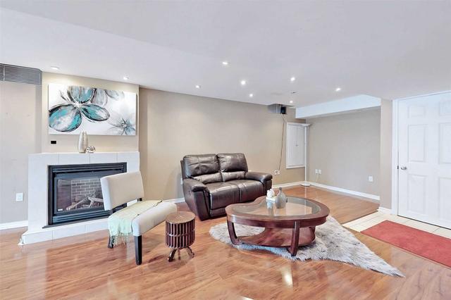 19 Bridlepath St, House semidetached with 3 bedrooms, 4 bathrooms and 4 parking in Richmond Hill ON | Image 29