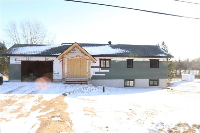 361 Forest Lea Road, House detached with 2 bedrooms, 2 bathrooms and 6 parking in Laurentian Valley ON | Card Image