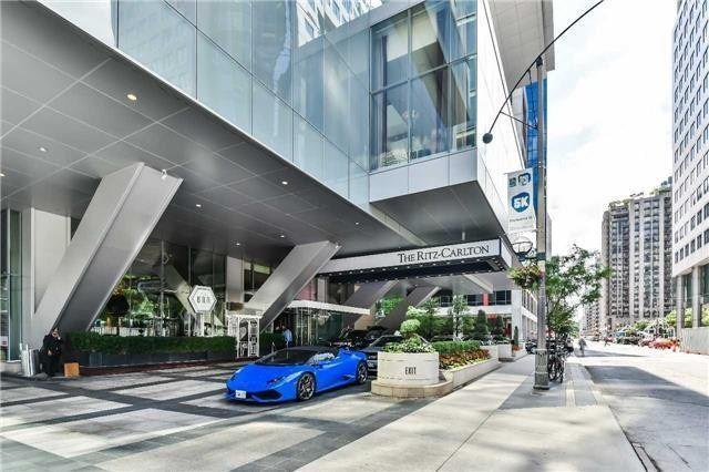 4102 - 183 Wellington St W, Condo with 2 bedrooms, 2 bathrooms and 1 parking in Toronto ON | Image 2