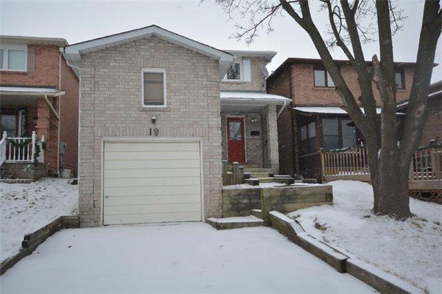 19 Palmer Dr, House detached with 3 bedrooms, 2 bathrooms and 2 parking in Ajax ON | Image 1