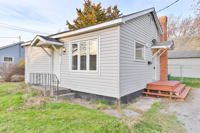 119 Centre St, House detached with 2 bedrooms, 1 bathrooms and 13 parking in Belleville ON | Image 21