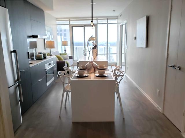 3908 - 1 Bloor St E, Condo with 1 bedrooms, 2 bathrooms and 1 parking in Toronto ON | Image 5