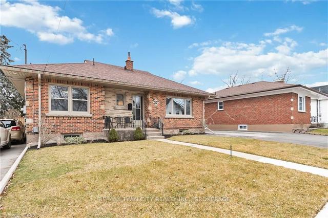 37 High St, House detached with 3 bedrooms, 2 bathrooms and 5 parking in Brantford ON | Image 34