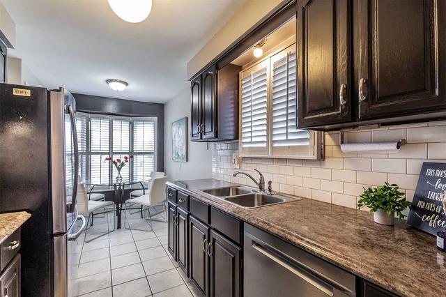 1133 Stephenson Dr, House detached with 3 bedrooms, 3 bathrooms and 4 parking in Burlington ON | Image 2