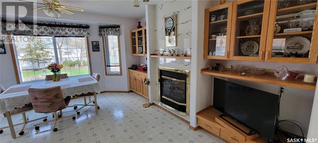 211 2nd Avenue E, House detached with 4 bedrooms, 4 bathrooms and null parking in Unity SK | Image 3