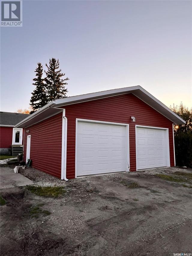 114 Higgins Avenue W, House detached with 3 bedrooms, 2 bathrooms and null parking in Melfort SK | Image 3