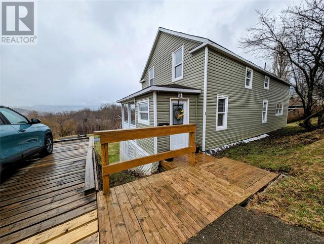 13 East Avenue, House detached with 5 bedrooms, 2 bathrooms and null parking in Corner Brook NL | Image 1