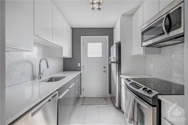 76 Renova Private, Townhouse with 3 bedrooms, 2 bathrooms and 1 parking in Ottawa ON | Image 9