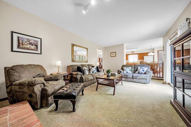 29 Bascary Cres, House detached with 4 bedrooms, 3 bathrooms and 6 parking in St. Catharines ON | Image 3