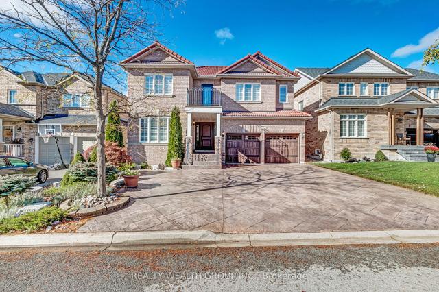 105 Red River Cres, House detached with 4 bedrooms, 4 bathrooms and 7 parking in Newmarket ON | Image 1