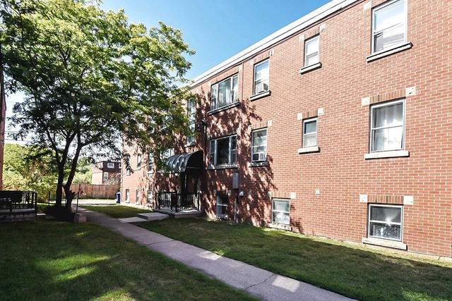 4 - 5 Applewood Ave, Condo with 1 bedrooms, 1 bathrooms and 1 parking in Hamilton ON | Image 3