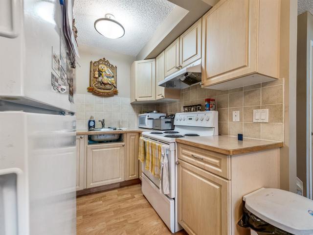 11 - 1915 18 Avenue N, Home with 3 bedrooms, 1 bathrooms and 2 parking in Lethbridge AB | Image 11