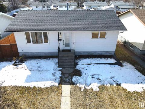 4714 45 Av, House detached with 4 bedrooms, 2 bathrooms and null parking in Bonnyville AB | Card Image