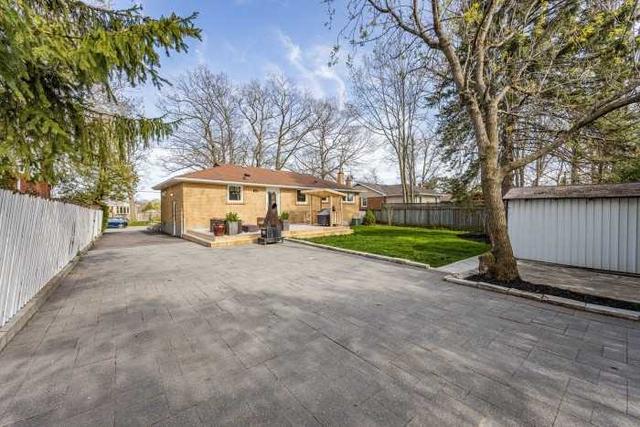 2251 Sunnydale Dr, House detached with 3 bedrooms, 3 bathrooms and 8 parking in Burlington ON | Image 26