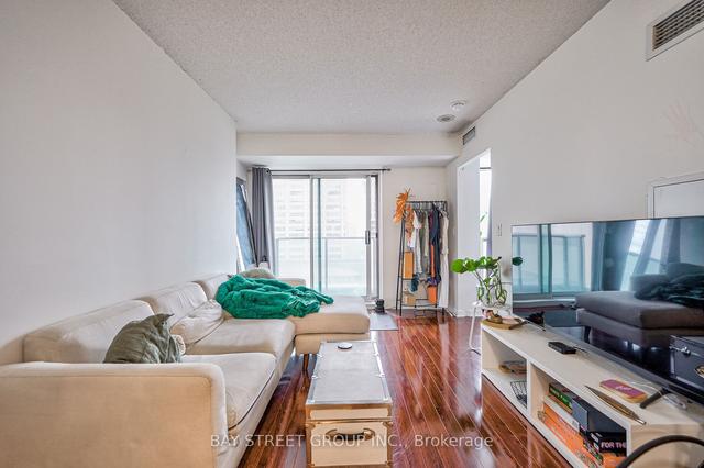 2016 - 8 Park Rd, Condo with 1 bedrooms, 1 bathrooms and 0 parking in Toronto ON | Image 6