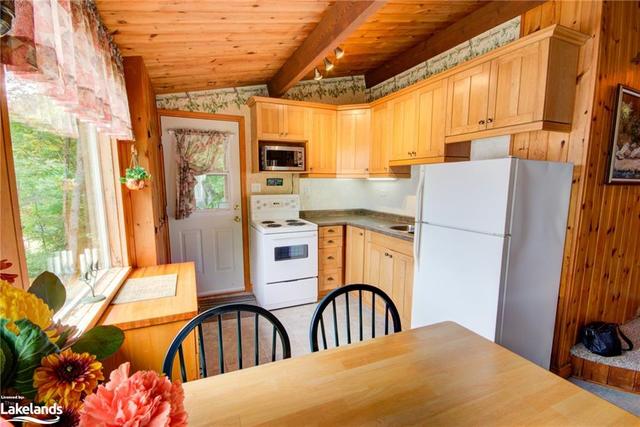 49 Dayeo Drive, House detached with 2 bedrooms, 1 bathrooms and 4 parking in Georgian Bay ON | Image 25