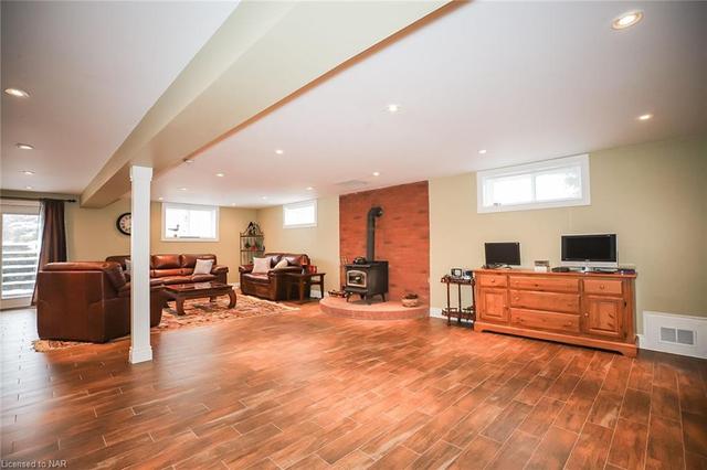 9315 Warner Road, House detached with 5 bedrooms, 3 bathrooms and 10 parking in Niagara Falls ON | Image 19