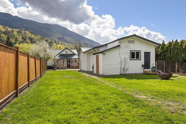 42739 Yarrow Central Road, House detached with 3 bedrooms, 1 bathrooms and null parking in Chilliwack BC | Image 29