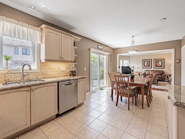 16 Sir Michael Pl, House detached with 4 bedrooms, 3 bathrooms and 5 parking in Brampton ON | Image 8