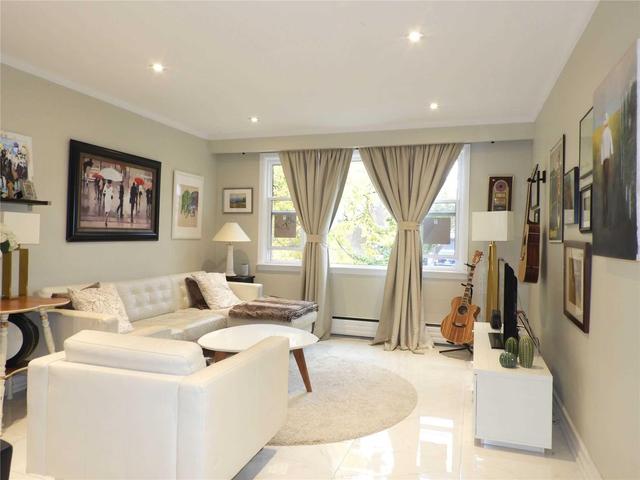 42 Emerald Cres, House detached with 4 bedrooms, 4 bathrooms and 4 parking in Toronto ON | Image 3