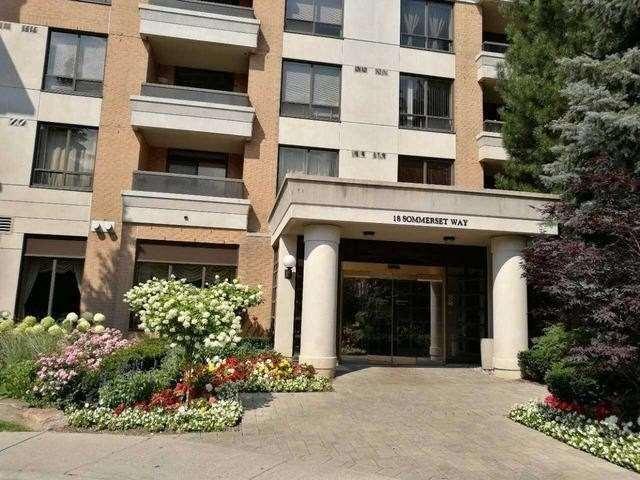 2017 - 18 Sommerset Way, Condo with 2 bedrooms, 2 bathrooms and 2 parking in Toronto ON | Image 12