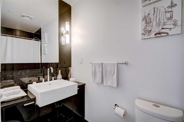 1609 - 88 Blue Jays Way, Condo with 2 bedrooms, 2 bathrooms and 1 parking in Toronto ON | Image 4