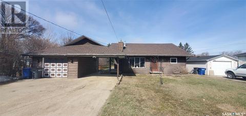 806 Garnet Street, House detached with 3 bedrooms, 1 bathrooms and null parking in Grenfell SK | Card Image