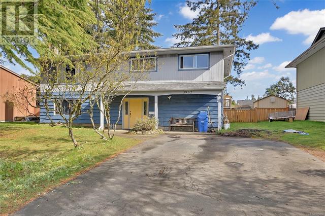 3932 Macisaac Dr, House detached with 5 bedrooms, 2 bathrooms and 4 parking in Nanaimo BC | Card Image