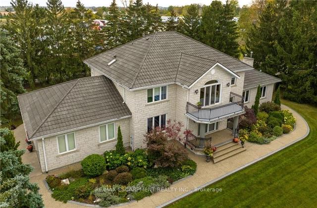200 Green Mountain Rd E, House detached with 4 bedrooms, 5 bathrooms and 24 parking in Hamilton ON | Image 23