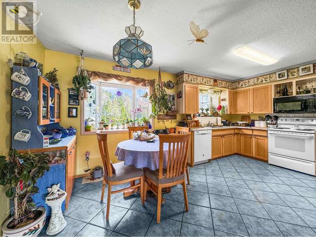 3611 Cottonwood Crescent, House detached with 4 bedrooms, 2 bathrooms and null parking in Kitimat Stikine E BC | Image 3