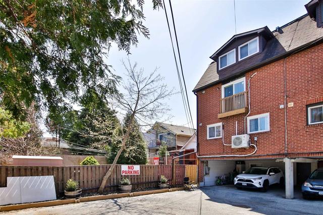 2131 Dufferin St, House detached with 7 bedrooms, 5 bathrooms and 2 parking in Toronto ON | Image 33