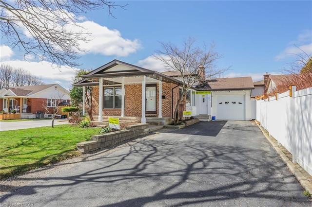 1015 Dearness Drive, House detached with 3 bedrooms, 2 bathrooms and 7 parking in London ON | Image 1