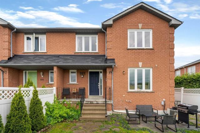597 Walpole Cres, House attached with 3 bedrooms, 2 bathrooms and 8 parking in Newmarket ON | Image 1