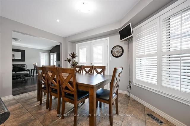 12 Jolliet St, House detached with 4 bedrooms, 3 bathrooms and 6 parking in Hamilton ON | Image 4
