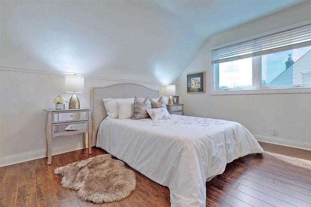 35 Chilcot Ave, House detached with 3 bedrooms, 2 bathrooms and 7 parking in Toronto ON | Image 4