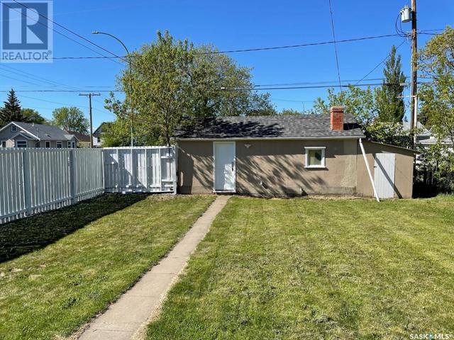 500 9th Street E, House detached with 3 bedrooms, 2 bathrooms and null parking in Prince Albert SK | Image 18
