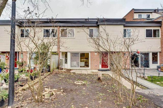 223 Milestone Cres, Townhouse with 3 bedrooms, 3 bathrooms and 2 parking in Aurora ON | Image 18