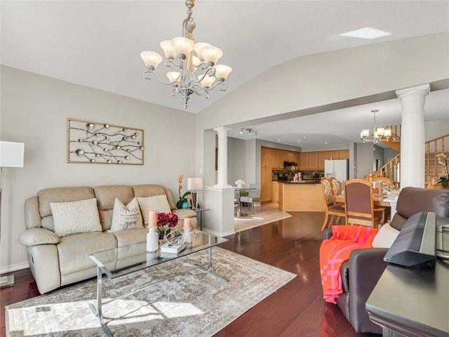 7314 Cork Tree Row, House semidetached with 3 bedrooms, 4 bathrooms and 3 parking in Mississauga ON | Image 10