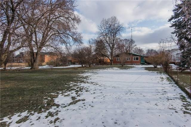 130 Upper Canada Dr, House detached with 3 bedrooms, 3 bathrooms and 2 parking in Toronto ON | Image 2