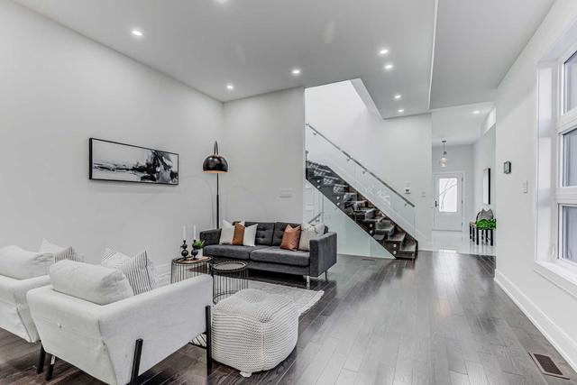 17 Emmott Ave, House semidetached with 4 bedrooms, 5 bathrooms and 2 parking in Toronto ON | Image 38