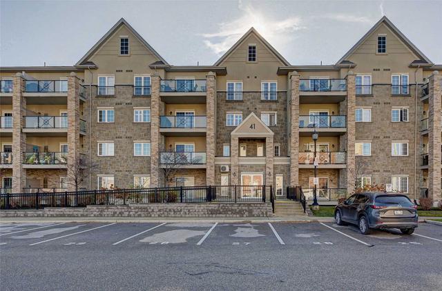 204 - 41 Ferndale Dr S, Condo with 2 bedrooms, 2 bathrooms and 1 parking in Barrie ON | Card Image