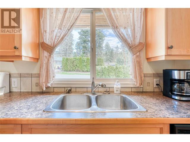 3325 8th Street, House detached with 4 bedrooms, 1 bathrooms and 1 parking in Okanagan Similkameen E BC | Image 15
