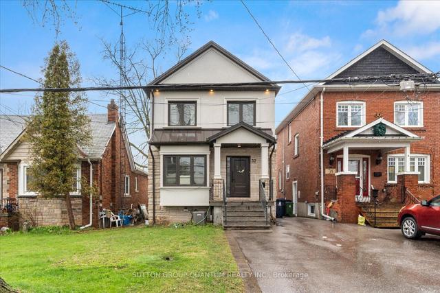 32 Arcadian Circ, House detached with 3 bedrooms, 4 bathrooms and 2 parking in Toronto ON | Image 12