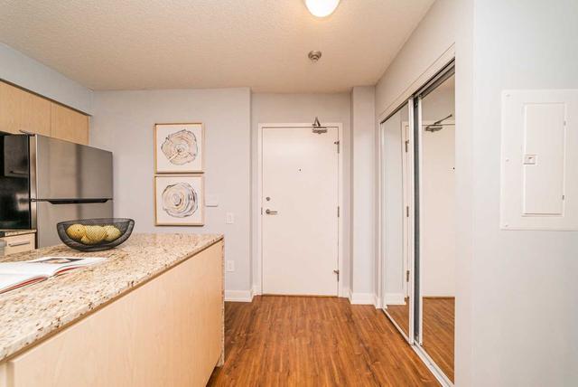 311 - 19 Singer Crt, Condo with 1 bedrooms, 1 bathrooms and 0 parking in Toronto ON | Image 5