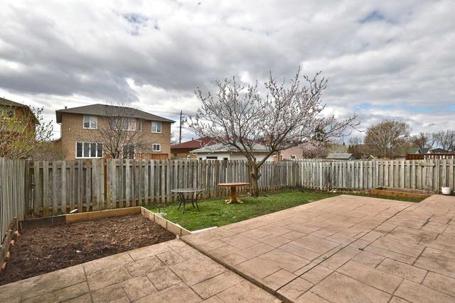 25 Tallman St, House detached with 3 bedrooms, 3 bathrooms and 7 parking in Hamilton ON | Image 33