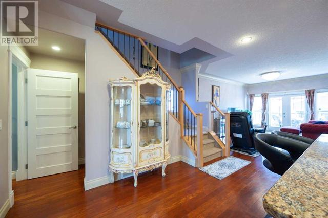 940 40 Street Sw, House detached with 4 bedrooms, 3 bathrooms and 2 parking in Calgary AB | Image 8
