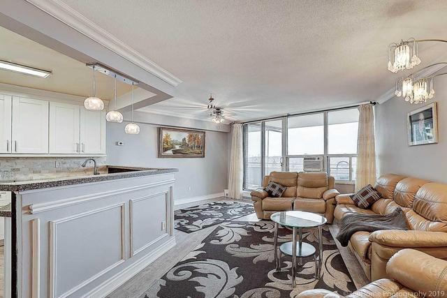 1506 - 5 Vicora Linkway, Condo with 3 bedrooms, 2 bathrooms and 1 parking in Toronto ON | Image 9
